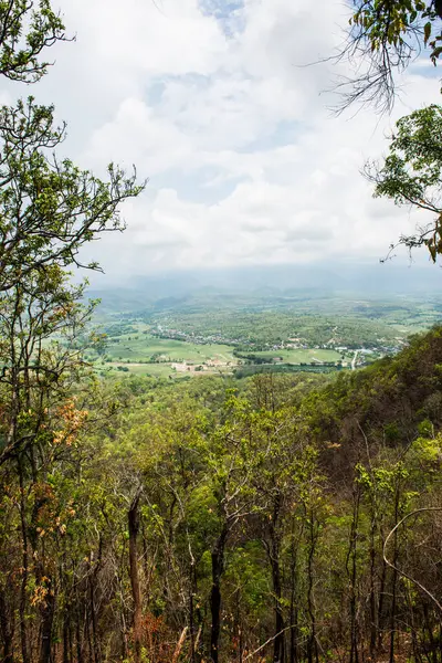Tayland 'ın Lampang eyaletindeki Pan şehrinin en iyi manzarası