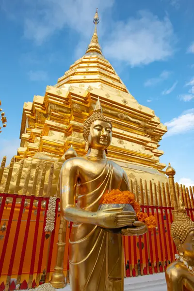 Chiangmai bölgesindeki Phrathat Doi Suthep tapınağı, Tayland.