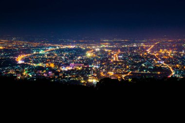 Tayland 'ın Chiangmai eyaletinin gece manzarası..