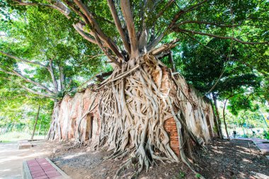 Kratai Tapınak, Tayland antik Tay kilisede seslendirdi.