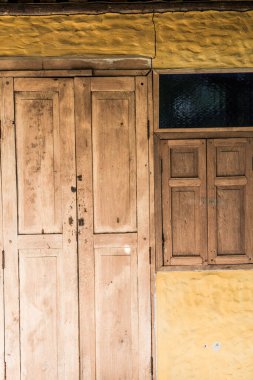 Tayland 'da Tayland tarzı pencere ve kapı.