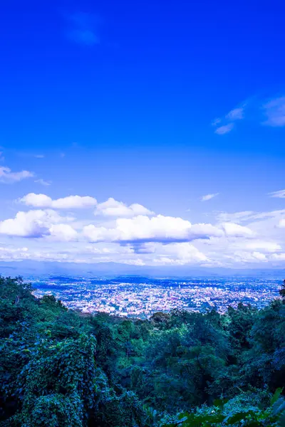 Chiangmai şehri Tayland 'a bakıyor..