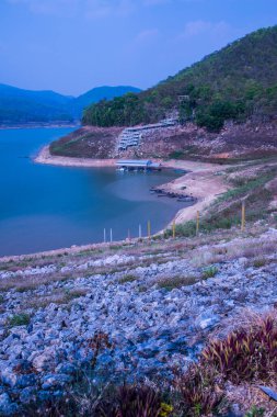 Mae Ngat Somboon Chon barajının manzara manzarası, Tayland