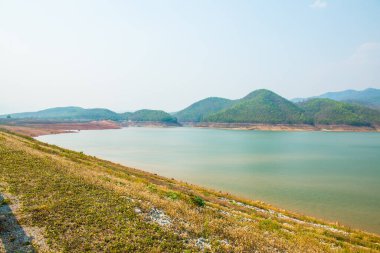 Mae Ngat Somboon Chon barajının manzara manzarası, Tayland