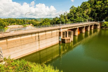 Manzaralı Kio Lom Barajı, Tayland
