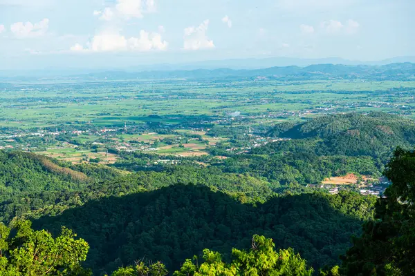 KM 12 'den bakıldığında dağ manzarası, Chiang Rai vilayeti.