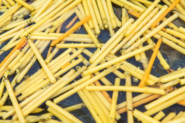 Suda bir grup mum, Tayland.