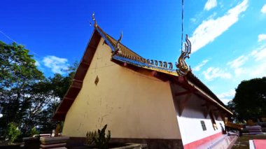 Phayao, Tayland 'daki Phu Khwang Tapınağının 4K Timelapse Videosu.