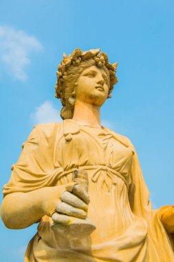 Tayland 'daki Bang Pa-In Sarayı' ndaki eski heykel..