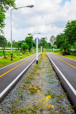 Tayland 'ın Chiangmai şehrinde bisiklet yolu.