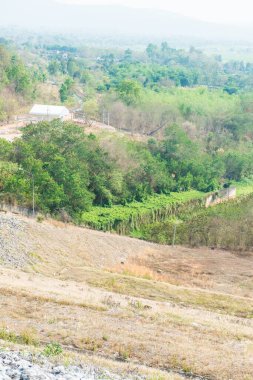 Mae Ngat Somboon Barajı, Tayland Yolu.