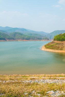 Mae Ngat Somboon Chon barajının manzara manzarası, Tayland