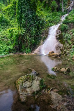 Phayao Eyaleti, Tayland, tan Tong şelale