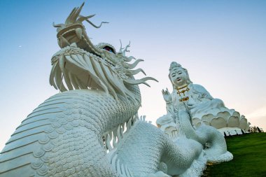 Guan Yin heykeli Hyuaplakang tapınağında, Tayland.