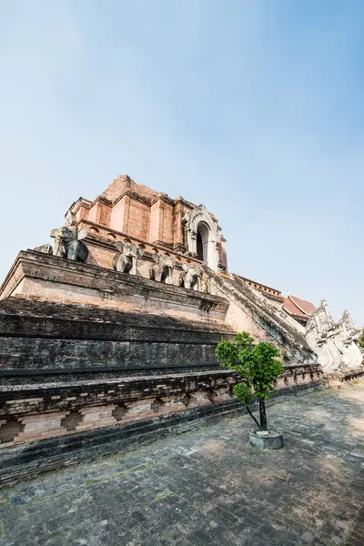 stock image Ancient pagoda of Chediluang Varaviharn temple, Thailand.