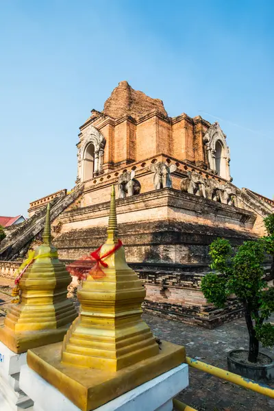 stock image Ancient pagoda of Chediluang Varaviharn temple, Thailand.