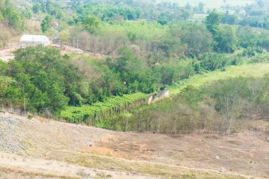 Mae Ngat Somboon Barajı, Tayland Yolu.