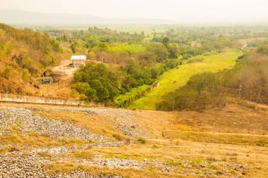 Mae Ngat Somboon Barajı, Tayland Yolu.