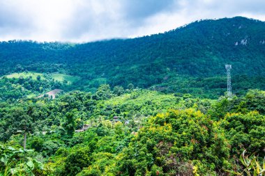 Tayland 'ın Phayao eyaletindeki dağ manzarası.