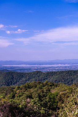 Tayland 'daki Kwan Phayao Gölü' nün üst manzarası.