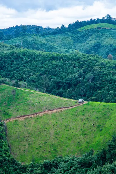 Tayland 'ın Phayao eyaletindeki dağ manzarası.