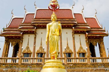 Tayland 'da, Tayland kilisesi geçmişine sahip Buddha duruşu..