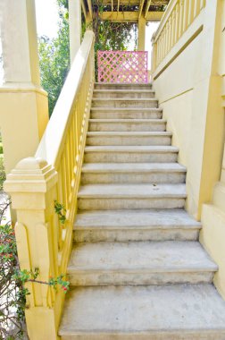 Tayland usulü Chao Dara Rasmi 'nin Dara Pirom Sarayı merdiveni, Tayland.