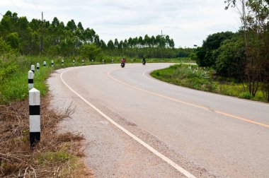 Tayland 'da virajlı yol.