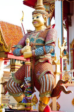 Tayland tapınağındaki dev heykel..