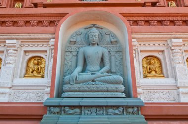 Gri Buda heykeli güzel bir geçmişi var, Tayland.