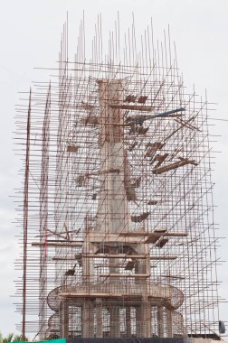 Tayland 'da, tapınakta inşaat halindeki bir bina..