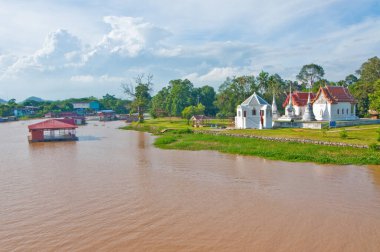 Sakaekrang nehri manzarası, Tayland.