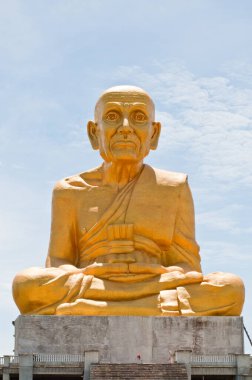Luang Pu Thuat, Tayland 'daki büyük altın keşiş heykeli..