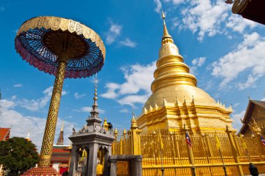 phrathat hariphunchai pagoda, il: lamphun, thailand.