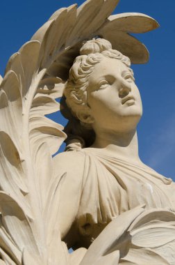 Tayland 'daki Bang Pa-In Sarayı' ndaki heykel..