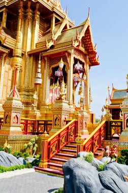 Kraliyet yakma törenindeki güzel kraliyet krematoryumu, Tayland.