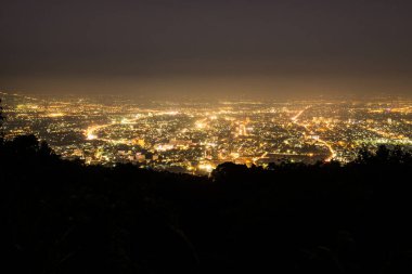 Tayland 'ın Chiangmai eyaletinin gece manzarası..