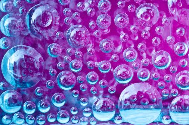 Cam blokta pembe renk kabarcığı, Tayland.