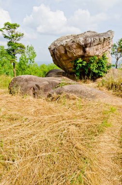 Mor Hin Khao taş parkının manzarası, Tayland Style Stone Henge, Tayland.