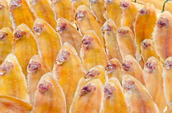 Pazarda kurutulmuş balık, Tayland.