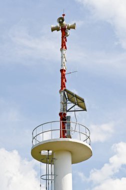 Anten kulesi ve mavi gökyüzü, Tayland.