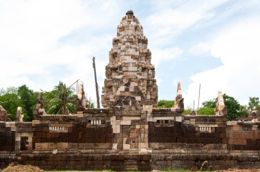 Sakaeo ilindeki tadilat sırasında Sadok Gok Thom kalesi, Tayland.