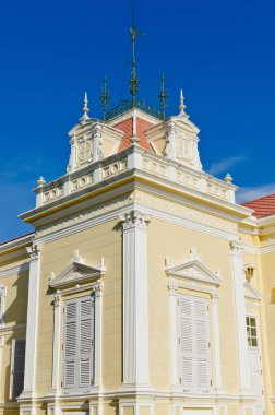 Phra Thinang Varobhas Bimarn 'ın bir parçası Bang Pa-in Sarayı, Ayuthaya, Tayland.