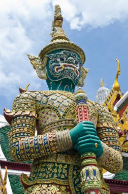 Tayland tarzı dev heykel mavi gökyüzü, Tayland.