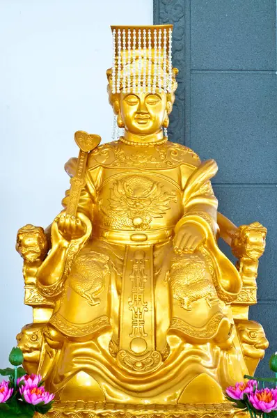 Altın Çin tanrısı Guan Im pavyonu, Tayland.