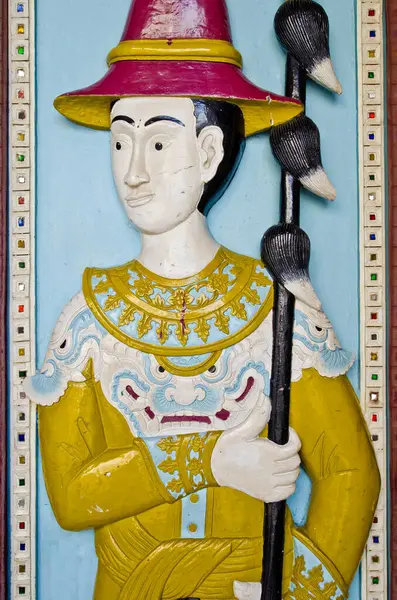 Tay tarzı sanat Wat Phra Kaew Tapınak, Tayland, kapıdaki kalıplama.