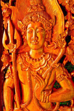 Tayland 'da ahşaptan yapılmış altın antika Tayland tarzı sanat.