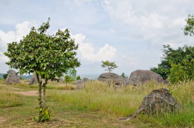 Mor Hin Khao taş parkının manzarası, Tayland Style Stone Henge, Tayland.