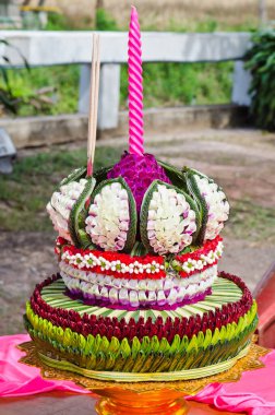 Loykrathong festivali için flora sanatı hazırlayın, Tayland