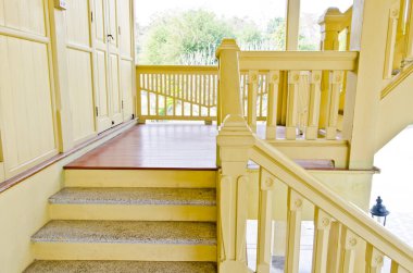 Chao Dara Rasmi 'nin Tayland' daki Dara Pirom Sarayı 'ndaki veranda..